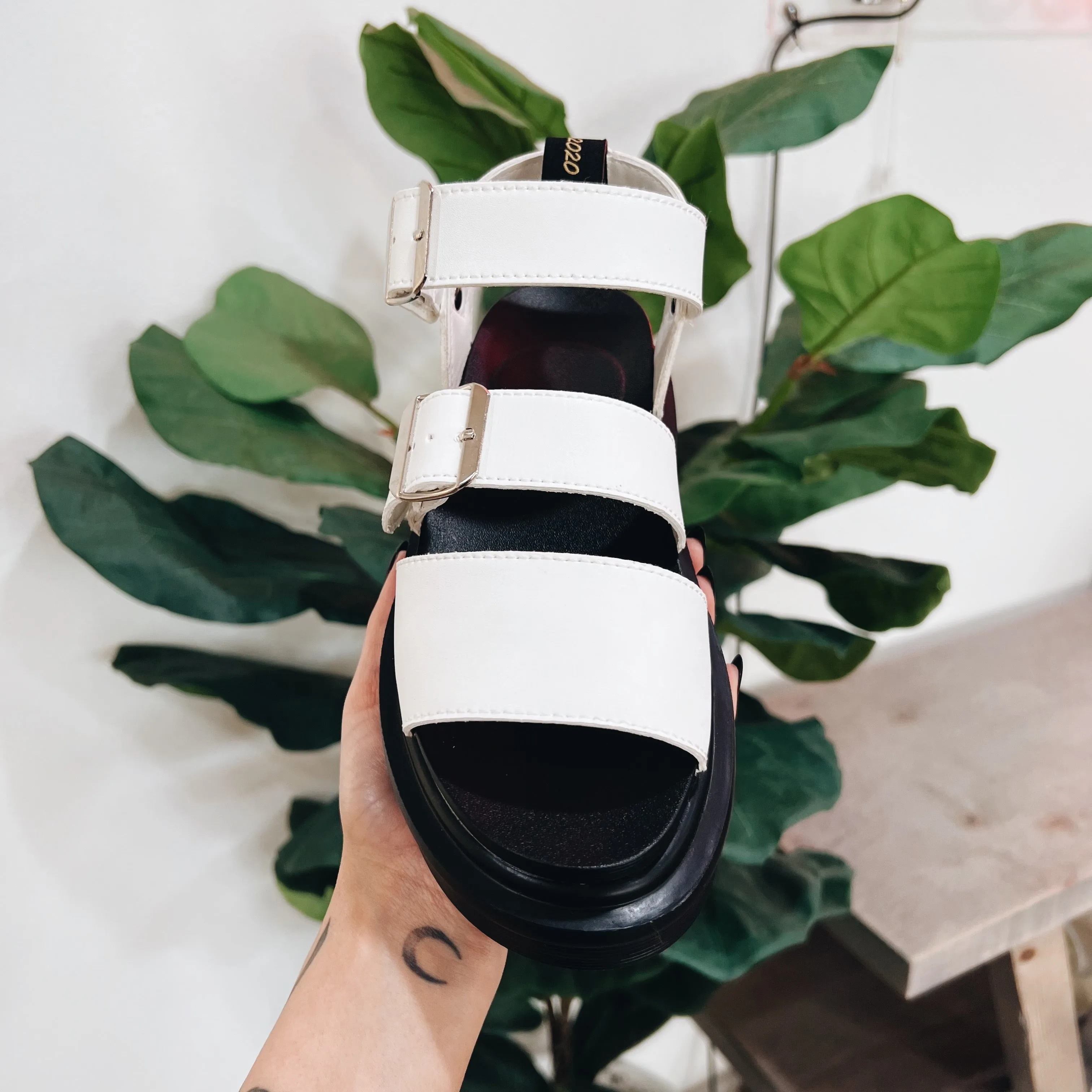 Salem Sandal