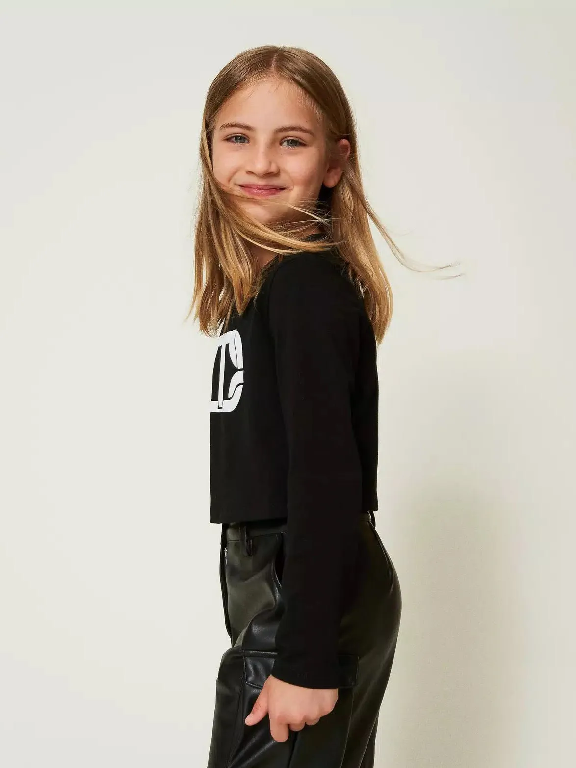 Twinset - Girls’ black cropped t-shirt with logo